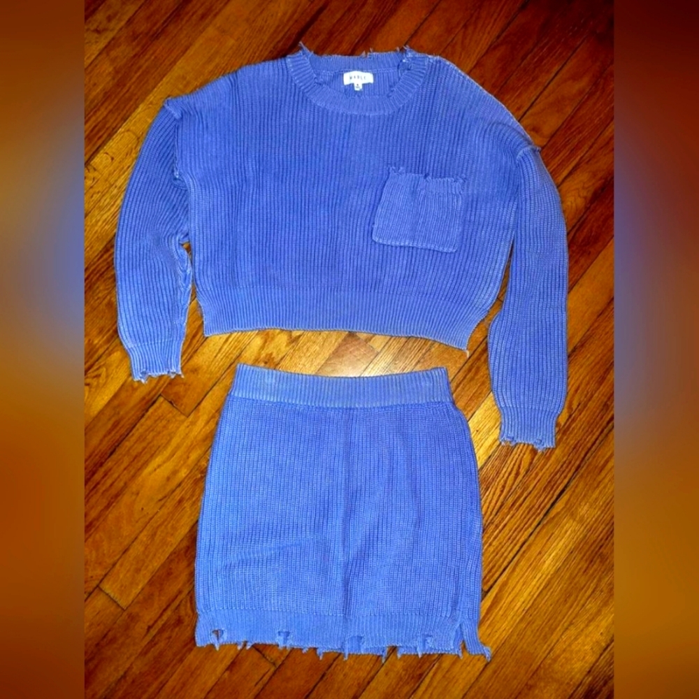 Sz Small Sweater and Skirt Set
